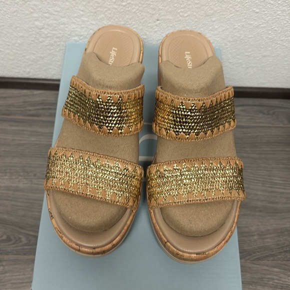 Bzees Resort Wedge Sandal - Picture 3 of 6